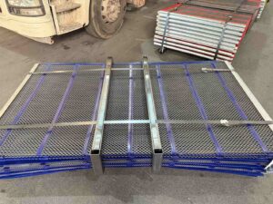 Poly Ripple Screen (7) Hooked tensioned self-cleaning mesh for vibrating screen machines