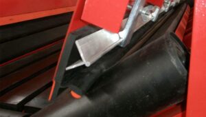 Conveyor Skirting (13) Dual sealing PU skirt profile for conveyor dust containment systems
